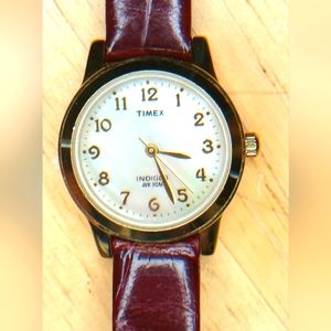 X Vintage Timex Quartz Indigo Ladies watch Gold tone case, MOP face w/gold